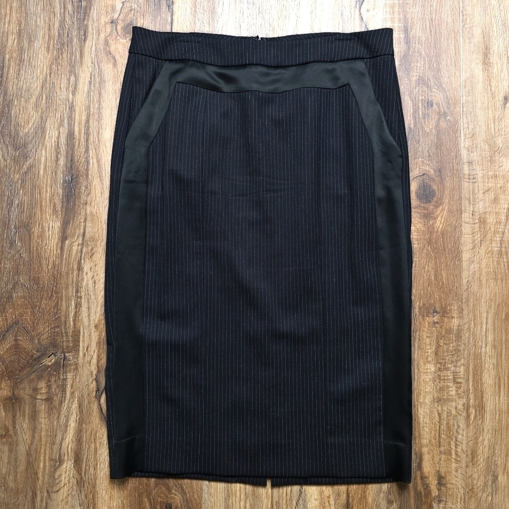 Bebe Black Pinstripe Back Zip Closure Pencil Skirt Size 6